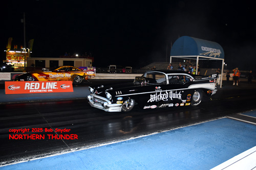 Jim Chase - 'Wicked Quick' (near lane) vs 
Bob Alberty Jr. - 'Thunderin' Okie' (far lane)